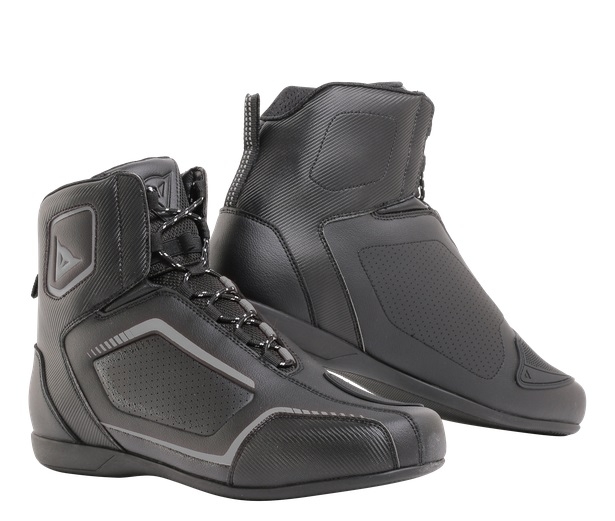 Farge: Black/Black/Anthracite.
 De innovative skoene med ventilerte paneler og flere differensielle gripesoner på sålen.