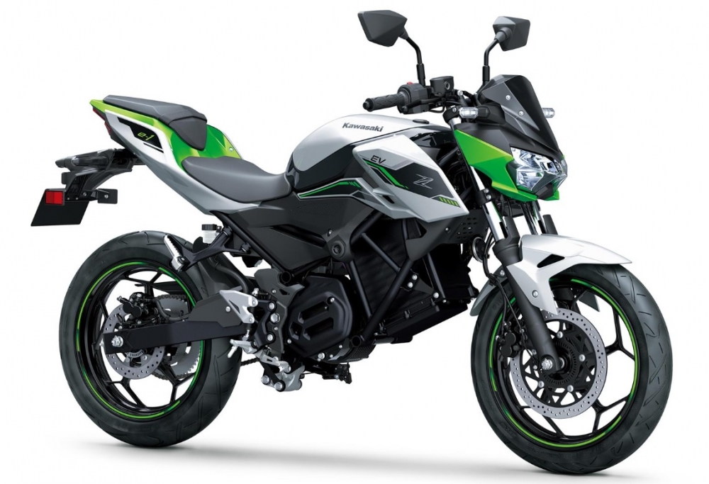 Finn glede i daglig pendling. Kawasaki tilbyr elektrifisert spenning
med sine nye elektriske motorsykler. Lad dagen din med Z e-1
