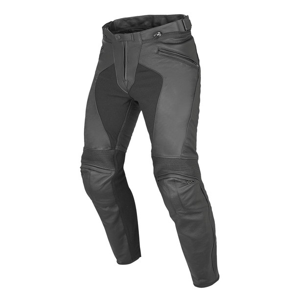 Farge: Sort.
Dainese PONY C2 PELLE motorsykkel skinnbukse. Sertifiserte bukser som er både behagelige og ypperlige å ha på.